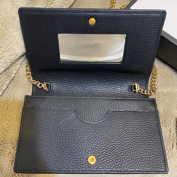 Gucci wallet on chain, nearly new, no flaws. Box included - Picture 2 of 6